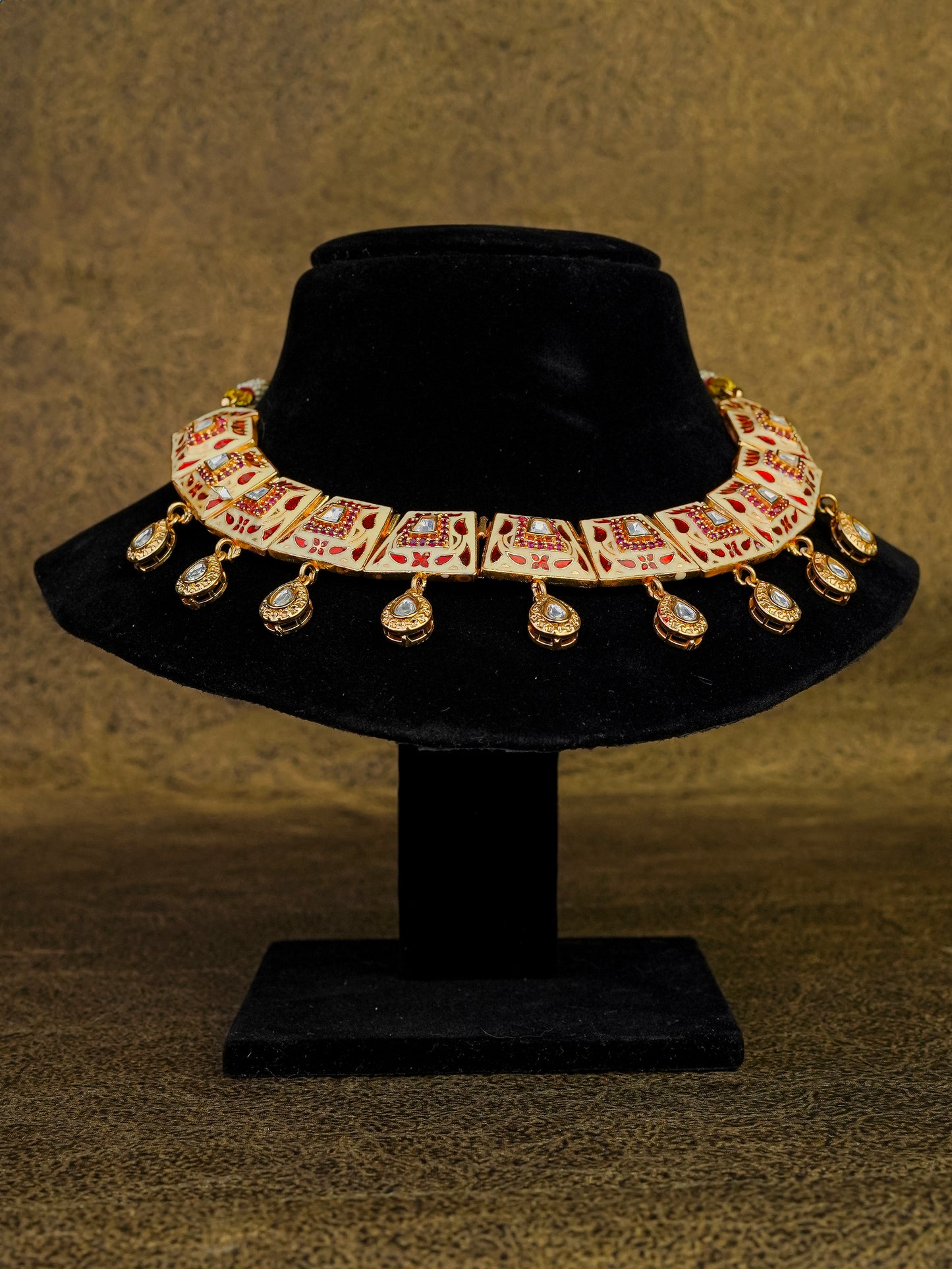 varnika heritage choker set