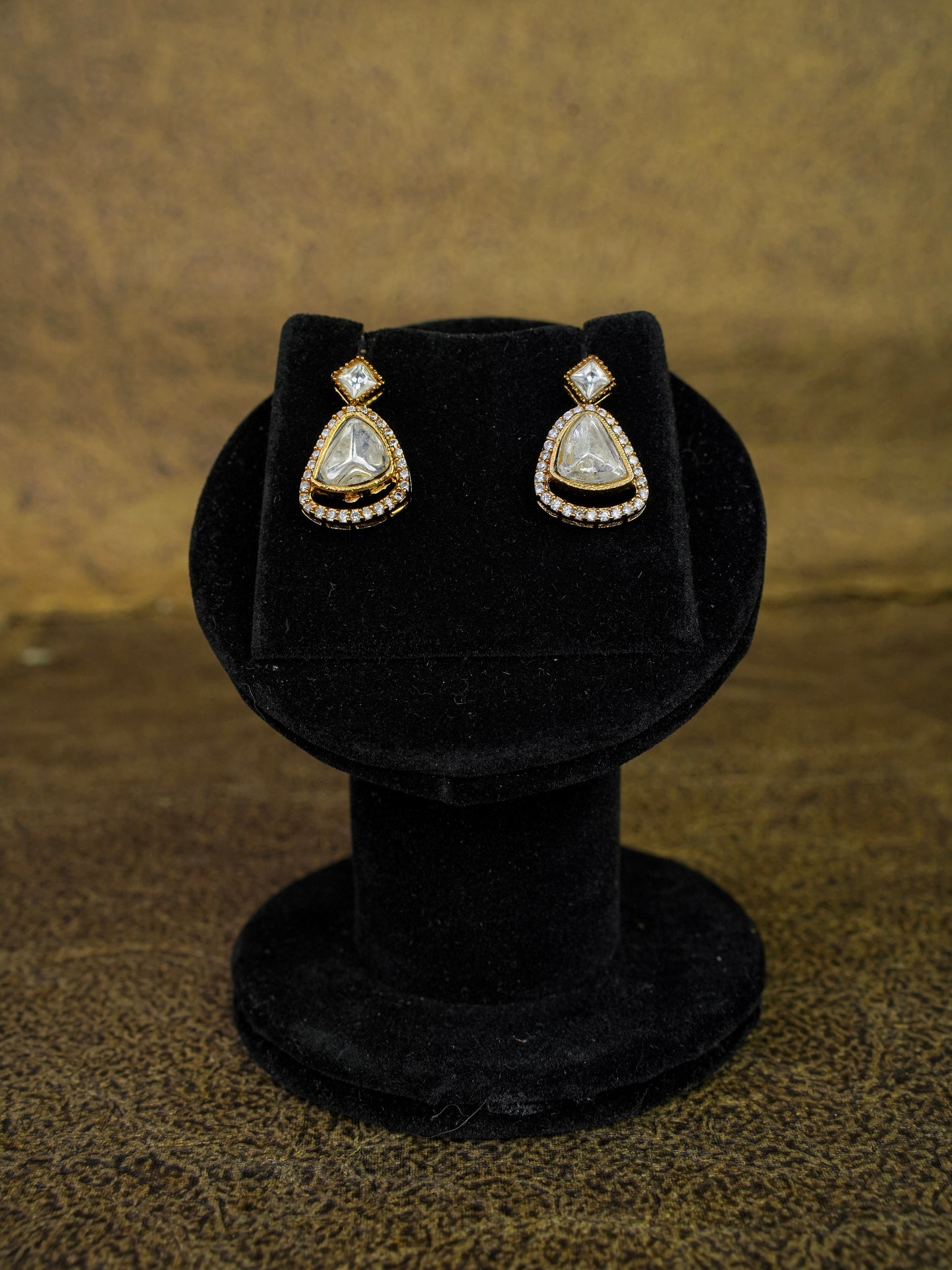 ruhani kundan hansli set