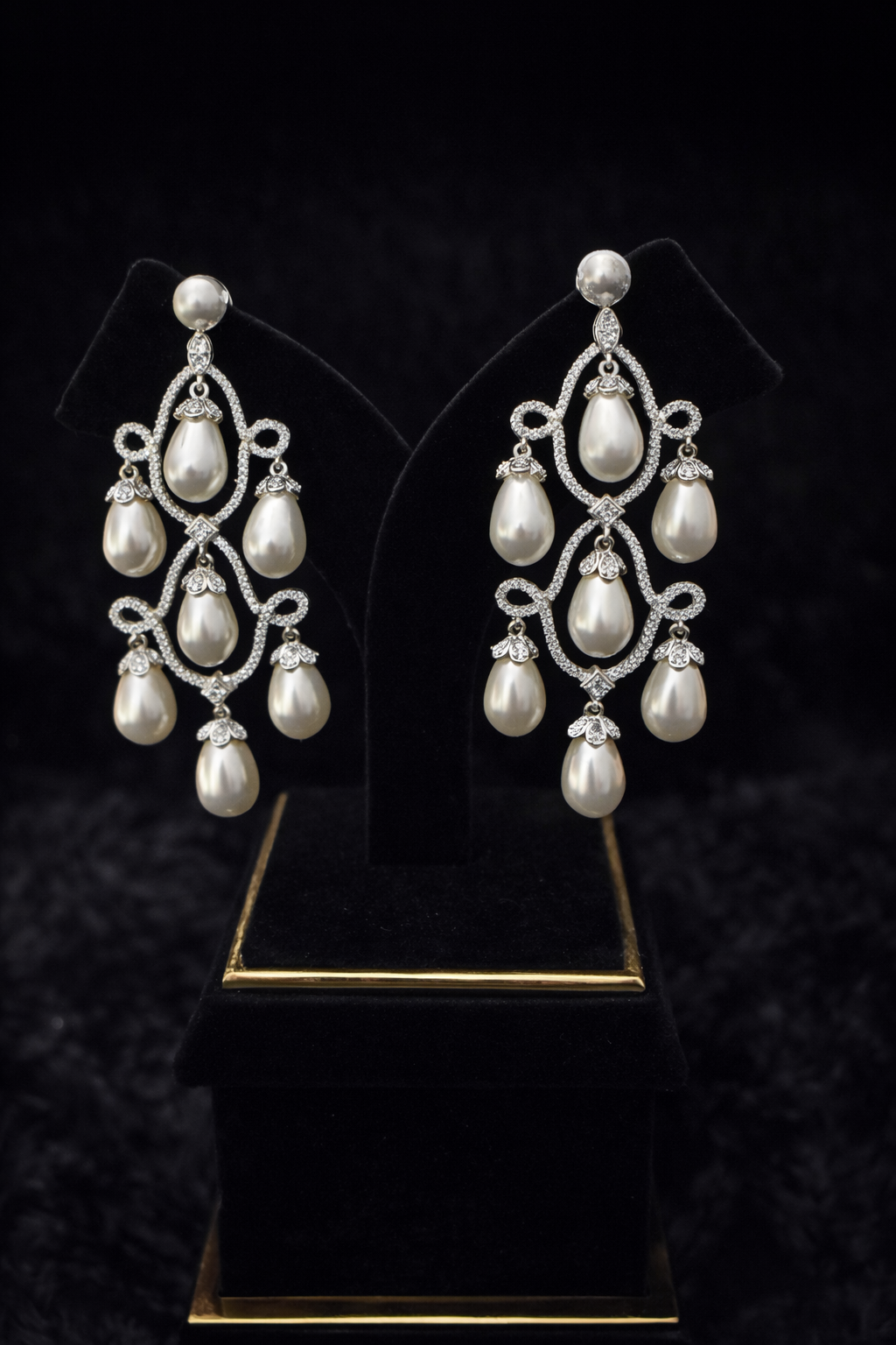 elara pearl royale cascade earrings
