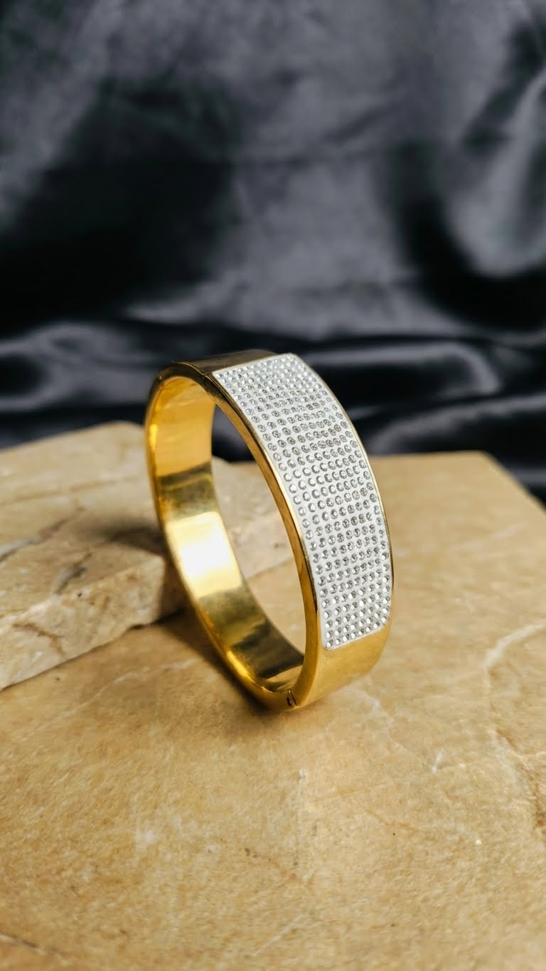 aurora crystal veil™ anti-tarnish cuff