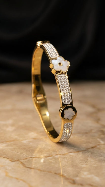 FLORA LUMIÈRE™ ANTI-TARNISH CRYSTAL CUFF